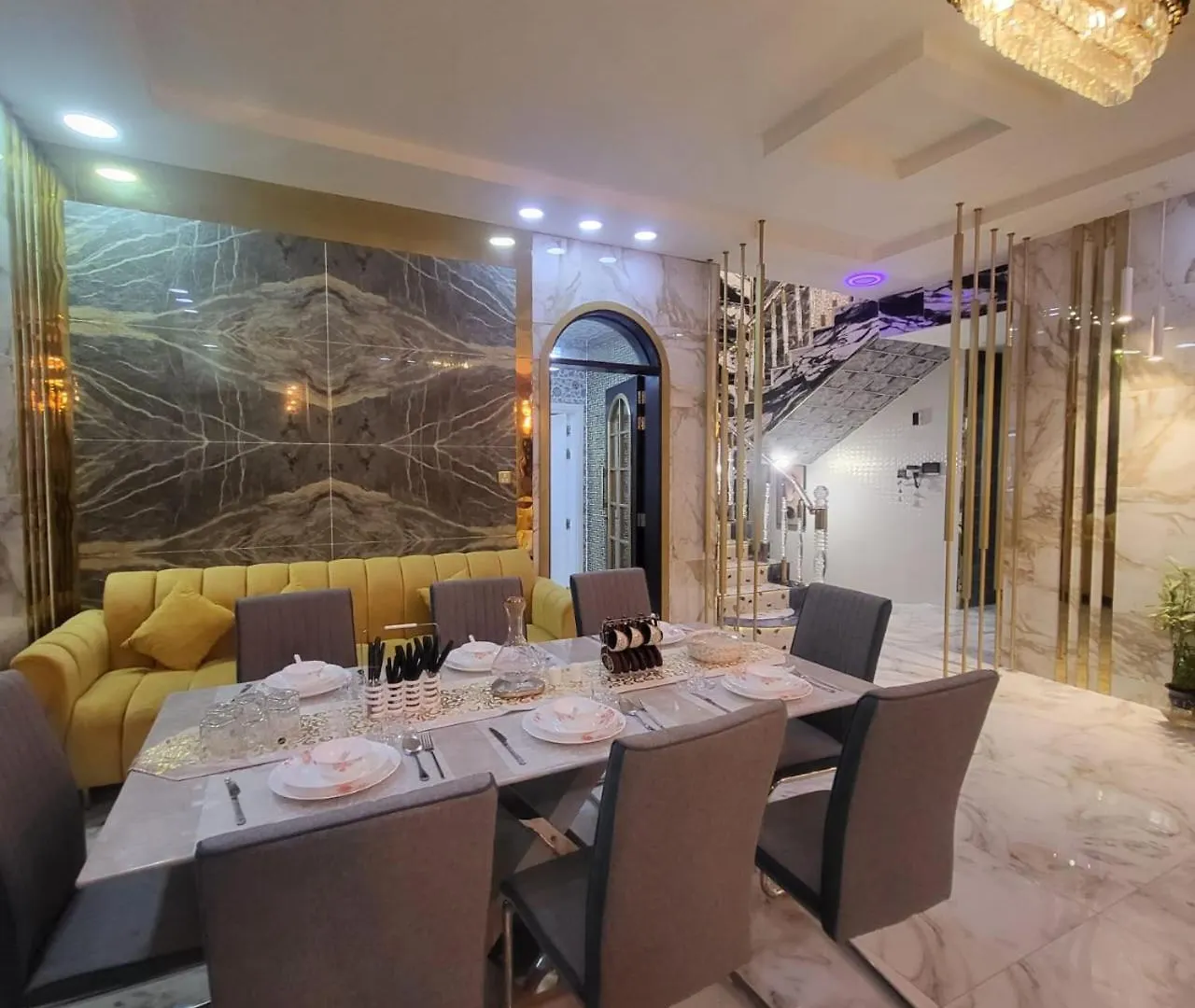 Luxury 6 Bedrooms Villa With Private Swimming Pool アジュマーン 0*,