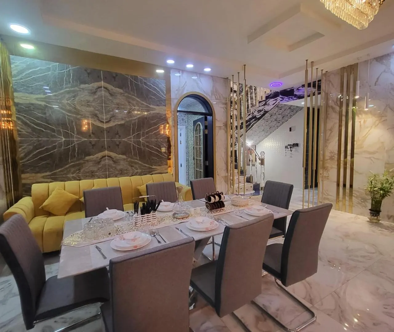 Luxury 6 Bedrooms Villa With Private Swimming Pool アジュマーン