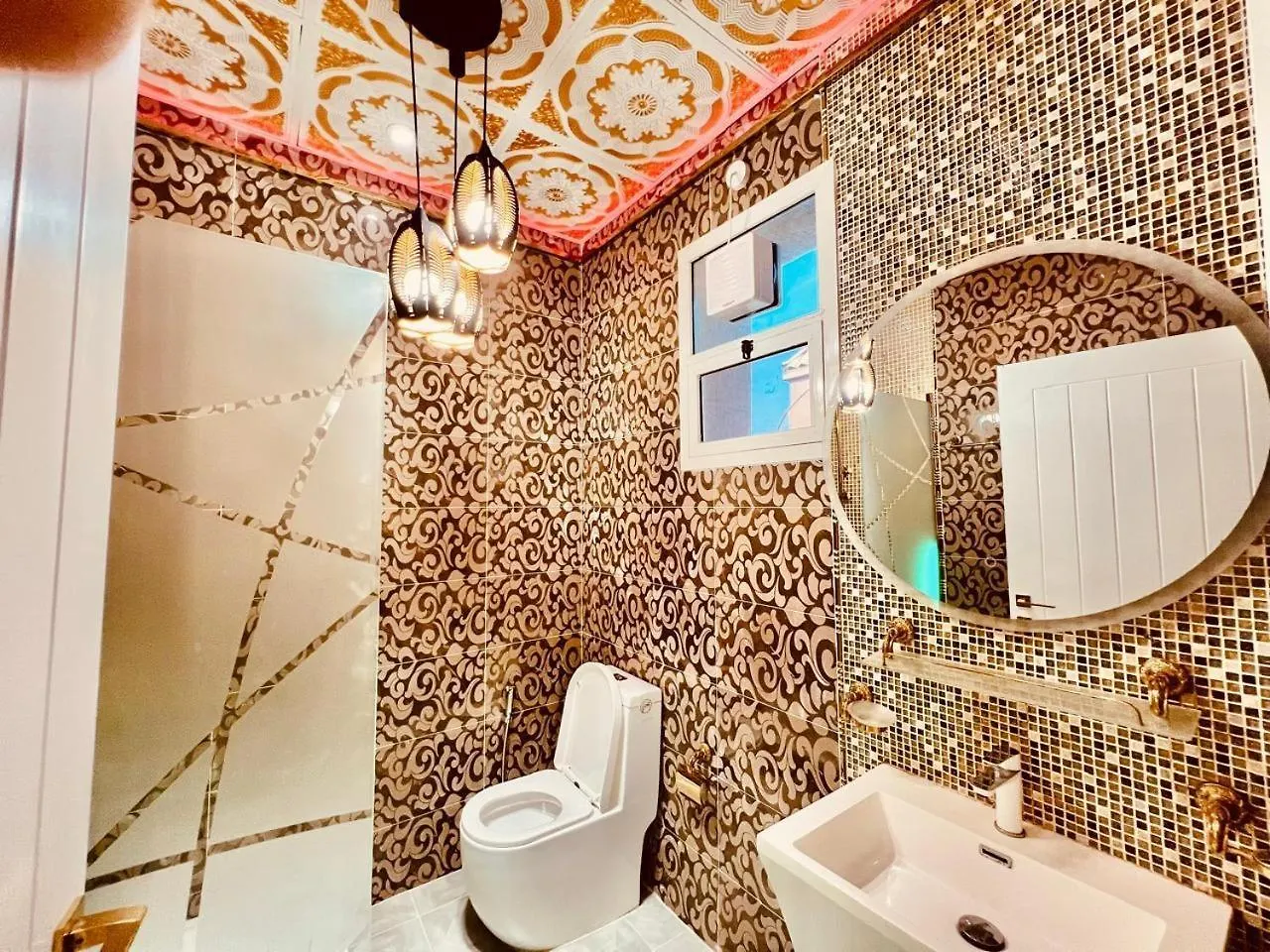 Luxury 6 Bedrooms Villa With Private Swimming Pool アジュマーン アラブ首長国連邦