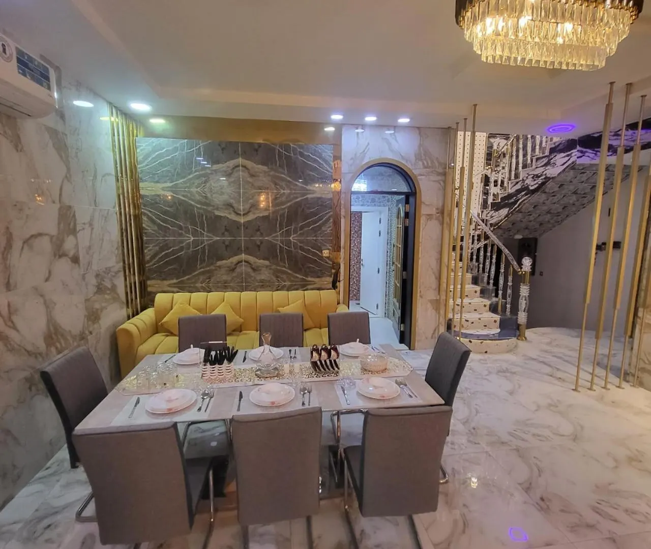 Luxury 6 Bedrooms Villa With Private Swimming Pool アジュマーン