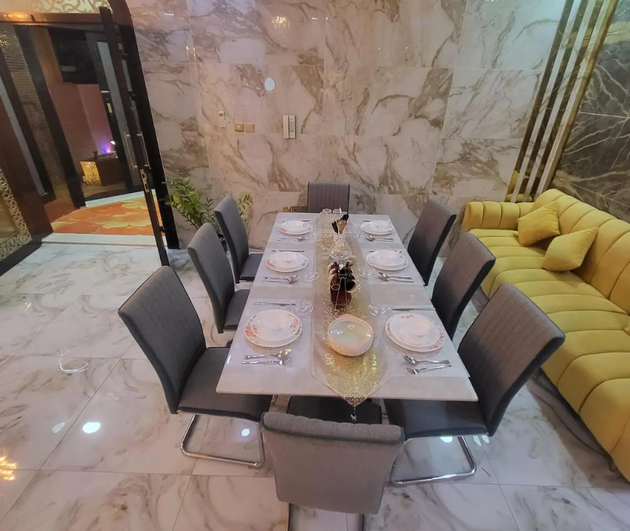 Luxury 6 Bedrooms Villa With Private Swimming Pool アジュマーン