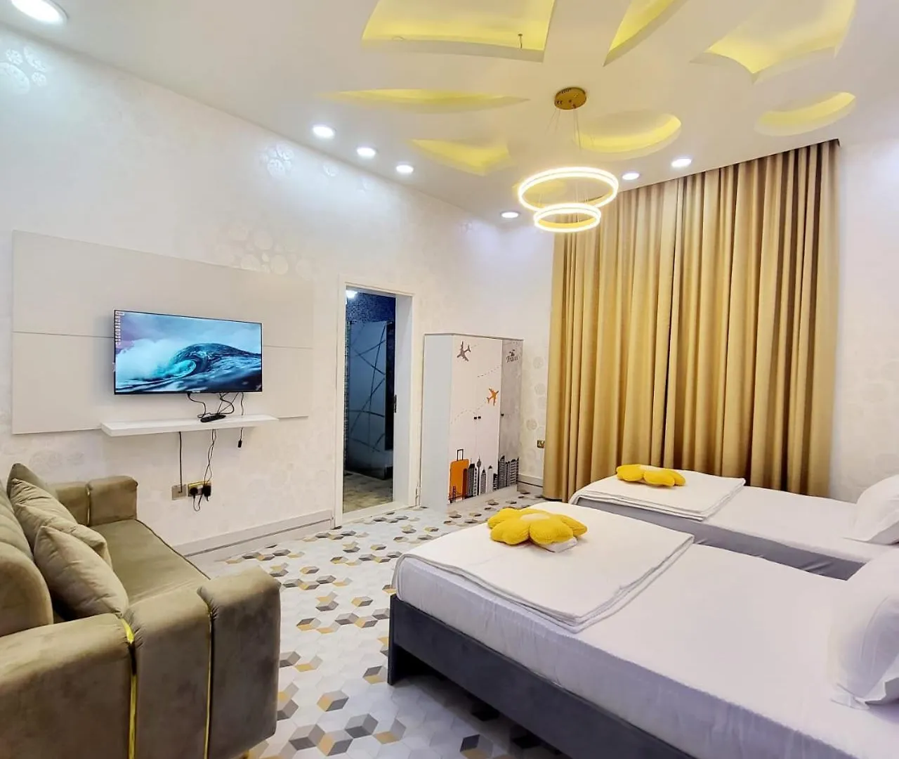 Luxury 6 Bedrooms Villa With Private Swimming Pool アジュマーン