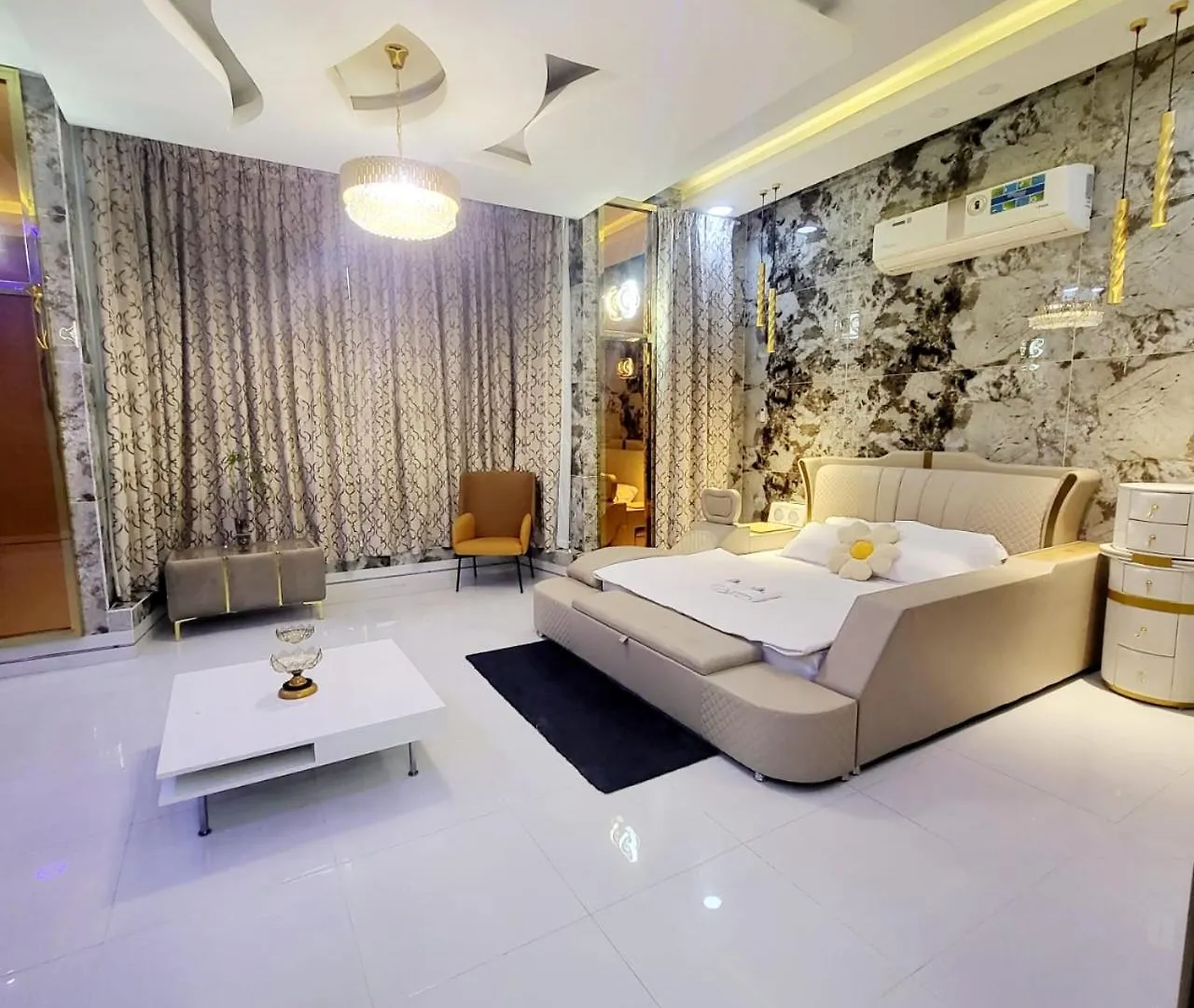 Luxury 6 Bedrooms Villa With Private Swimming Pool アジュマーン