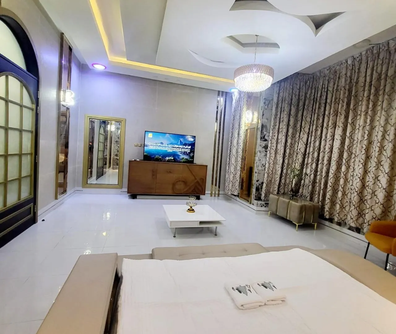Luxury 6 Bedrooms Villa With Private Swimming Pool アジュマーン 0*,  アラブ首長国連邦