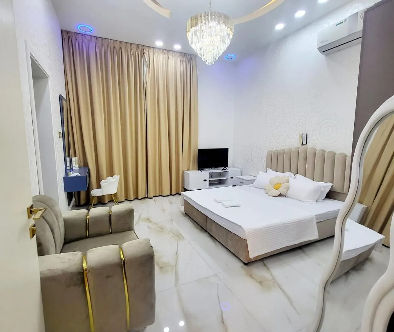 Luxury 6 Bedrooms Villa With Private Swimming Pool アジュマーン